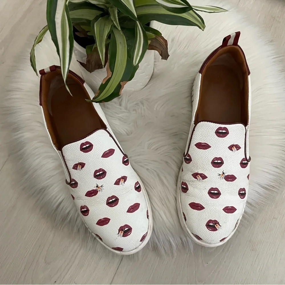 Bally slip pebbled